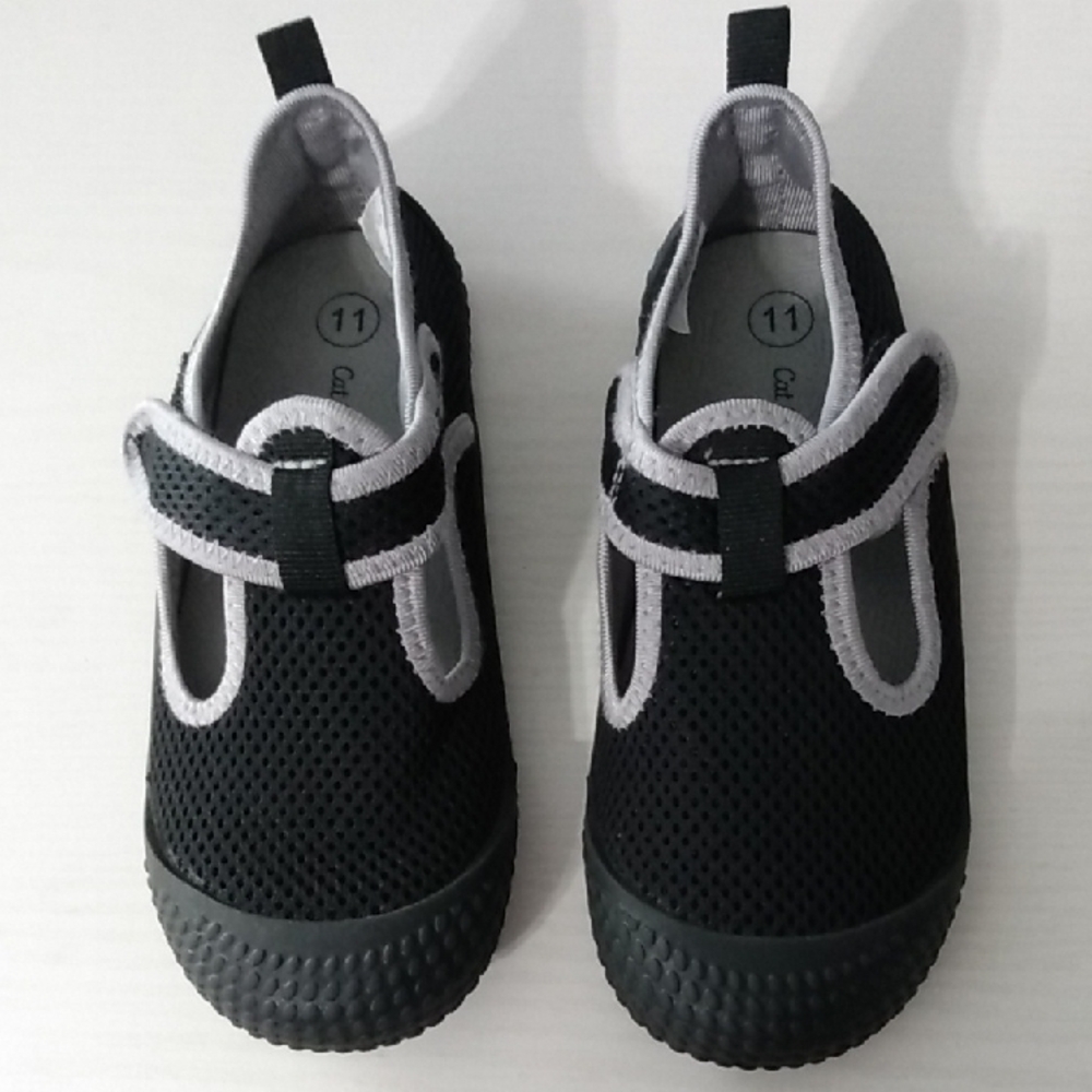 Cat & Jack Black and Gray Kids Water Shoes W/ Velcro Strap Size 11 -‎ Cushioned